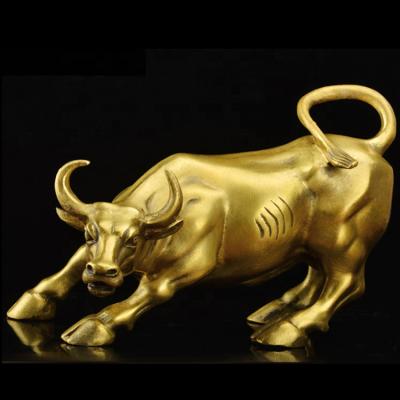 China Wall Street China Home Bull Bronze Sculpture Bull To Cow Small Size Decorative Animal Statue Wholesale Statue for sale