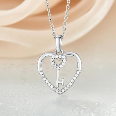 China Anti Tarnish Valentine's Day Love Gift Lock and Key Moving Heart Pendant Necklace with White Stone Fashion Jewelry for Women for sale