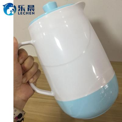 China PORTABLE Safe Plastic Double Kettle Large Reusable Cold Kettle Water Supplying Kettle 2.0L for sale