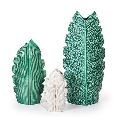 China Wholesale Mini Shaped Nordic Ceramic Vase Leaf Minimalist GuYao Vase Single Gift Vase for sale