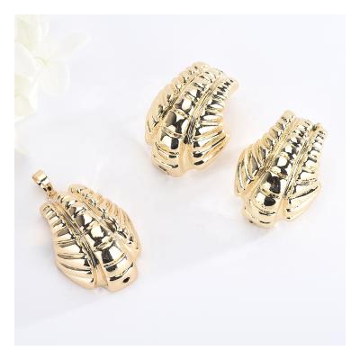 China TRENDY Fashion Earrings 18K Gold Plated Studs Earring Pendant For Women for sale