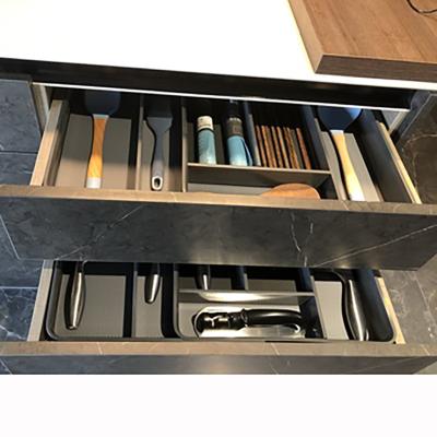 China Width Can Be Expandable Aluminum Made Divider Kitchen Drawer Organizer With Mat Under And PP Trays MLA50-750 for sale