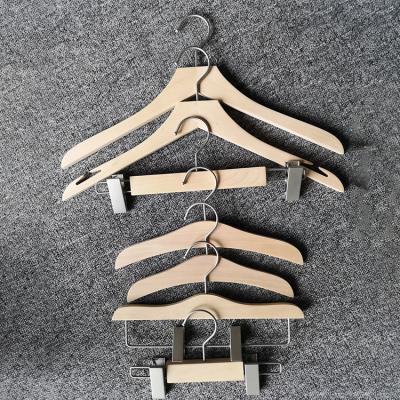 China Clothing Handling Large Hotel Closet Luxury Wooden Coat Hangers With Rubber Coated for sale