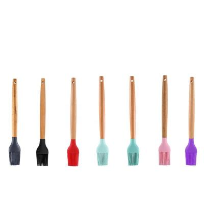 China Viable Colorful Oil Brush Silicone Pastry Brushes With Wooden Handle Kitchen Frying Oil Brush for sale