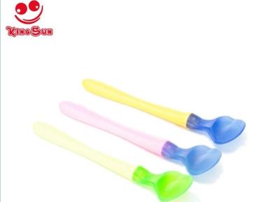 China 2pcs Baby Feeding Spoon BPA Free With Safe Material Heat Sensitive FDA Approved for sale