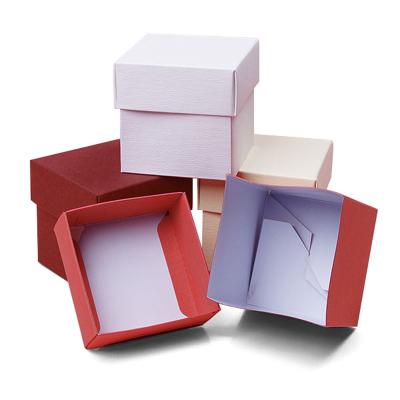 China Recycled Materials Custom White Art Paper Lid Tray Paper Folding Tray And Lid Paperboards Packing Box Coated Paper Box For Gift for sale