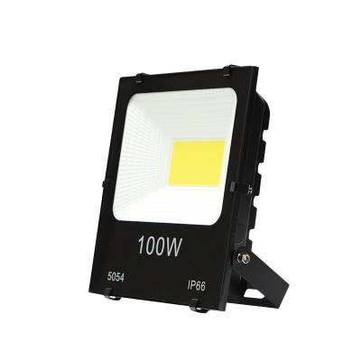 Cina 100W AC165~245V COB Hight Quality LED Floodlight IP66 90LM/W in vendita