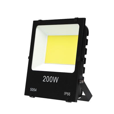 China 200W COB Hight Quality LED Floodlight AC220V  Daylight IP66 Waterproof 90LM/W à venda