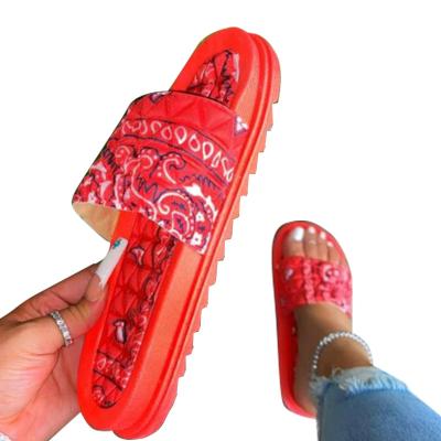 China Fashion trend summer sandals 2020 new design sandals for women and ladies flat with wholesale price for sale