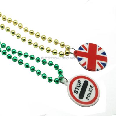 China DIY CLASSIC Promotional Wholesale Pearl Necklaces With Custom Plastic Medallions for sale