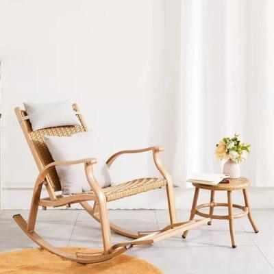 China PE Rattan Rocking Lazy Chair voor Outdoor Meubels Modern Design Balkon Tuinstoel Te koop