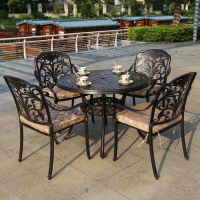 China Outdoor Dining Set Convenient Design with Mail Packing Cast Aluminium Table and Chair for sale