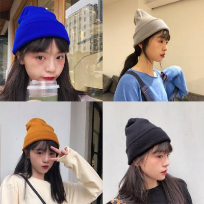 China 2020 JOINT fashion OEM women men's unisex winter woolen beanies cheap hat with hook for sale