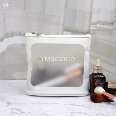 China Fashion New Product Simple Clear Zipper White Cosmetic Bags And Cases OEM Customized Make Up Bag Wear Resistant White Cosmetic Bag for sale