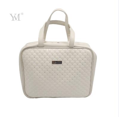 China Custom fashion fashion design oem odm make up bag woman fashion waterproof cosmetic bag low moq for sale