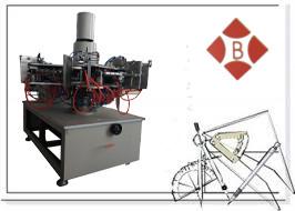 China Automatische Blasen-Maschine Rotomolding halb für geformte Polyäthylen-/HDPE-Rotationsflaschen zu verkaufen