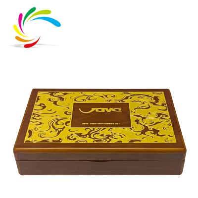 China Wholesale Material Manufacturer Customized Material Manufacturer Customized New Design Recycled Luxury Red Wooden Gold Carved Makeup Skin Care Cosmetic Box for sale