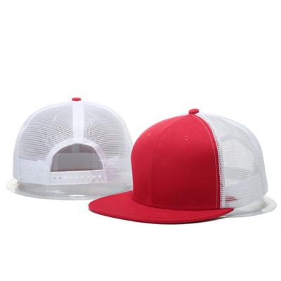 China Quality COMMON Flat Brim Hiqh Mesh 5 Panel Adjustable Unisex Outdoor Sports Snapback Trucker Hats for sale