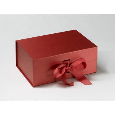 China Recyclable Customizable Red Fixed Cardboard Christmas Gift Box for sale