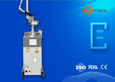 China máquina da remoção da tatuagem do laser do picosegundo de 10Hz 600ps, máquina estética do laser à venda