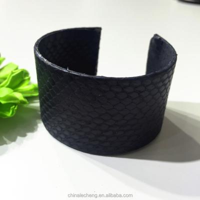 China FASHIONABLE Top Selling Genuine Stainless Steel Snakeskin Leather Cuff Bracelet For Women for sale