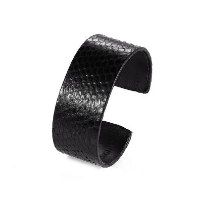 China Eco-Friendly Fashion Men Women Type Black Snake Tropical Python Skin Bangle Bracelet Leather Cuff for sale