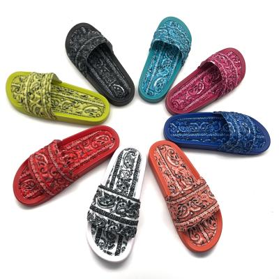 China Fashion trend hot sale totem print multicolor slippers stitching new design slippers for sale