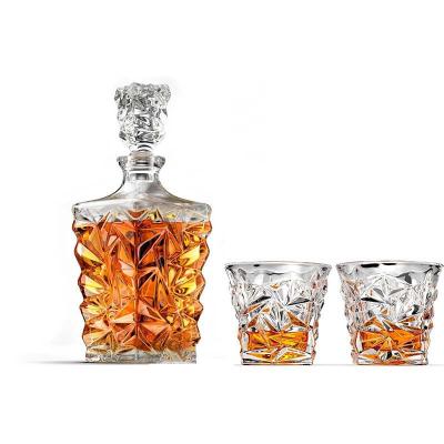 China Rod ; House ; Diamond-Cut Party and Whiskey Glass Whiskey Decanter Set (1 Decanter + 4glasses) for sale