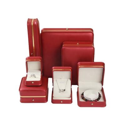 China 2021 Newest Hot Selling Luxury Ring Necklace Bracelet Jewelry Packaging Box Earring Box for sale