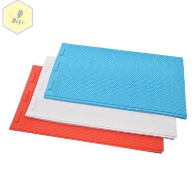 China Bee Farm Beekeeping Tools Silicone Beeswax Mold Beeswax Base Sheet Beekeeping Equipments for sale