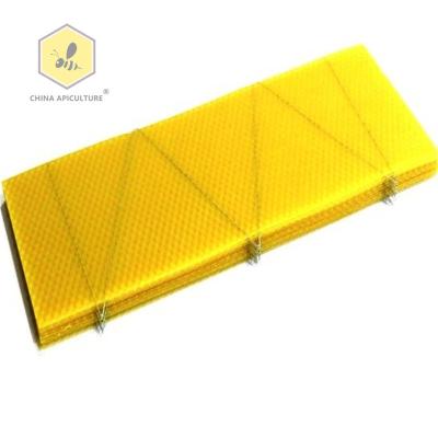 China Bee Farm Beekeeping Machines 100% Pure Beeswax Wired Core Sheet 100% Pure Natural British National Shallow Deep Beekeeping Core Core Sheet for sale