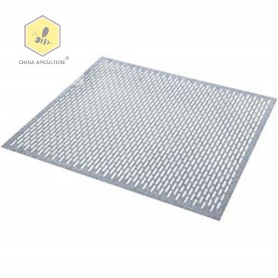 China Bee Farm Beekeeping Machines Aluminum Queen Exlcuder Bee Excluder For Beekeeping Equipment for sale