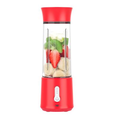 China Portable Type-C Mini Interface Fruit Squeezer Electric Portable Juicer 500ml Blender Cup Filling Cup for sale