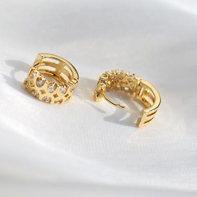 China FASHIONABLE wholesales style simple unique oval shape chunky circle stud plated hollow earrings for sale