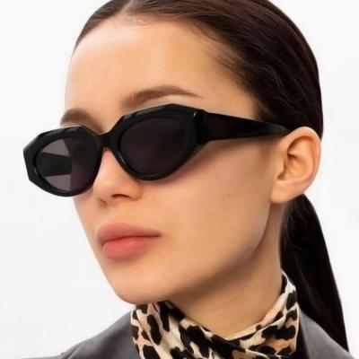 China Small Frame Retro Sunglasses 2021 New Vintage Retro Polygon Balanced Female Small Frame Cat Eye Sunglasses For Women for sale