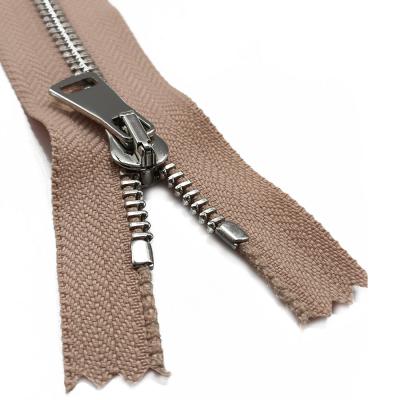 China High quality light brown #5 metal zipper leather jacket zipper pull tape factory made nickel free for sale