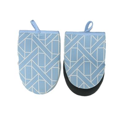 China Outstanding Quality Customized Neoprene Kitchen Cooking Oven Gloves for sale