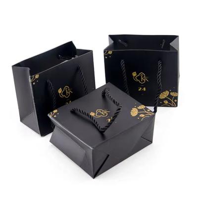 China Black Jewellery Paper Bag Retail Paper Shopping Bags With Handles for sale