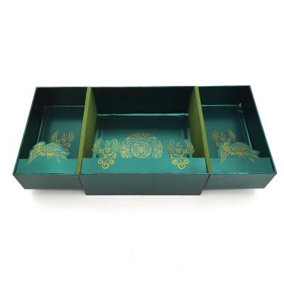 China Nice Custom Logo Luxury Large Gold Stamping Boxes Beauty Set Cosmetic Packaging Perfume Rigid Gift Box for sale