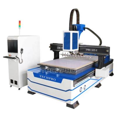 China Hotels 3 Axis ATC CNC Router Wood CNC Router 1325 with Auto Tool Switch for sale