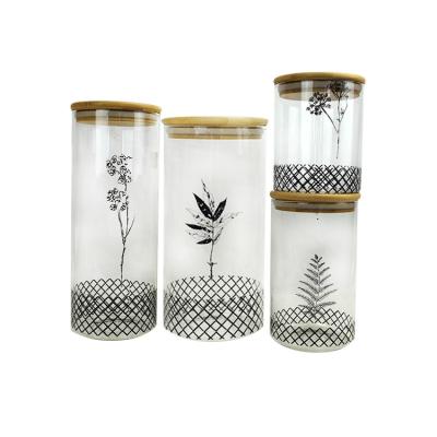 China Round Luxury Seasoning Manufacturer Wholesale Candle Storage Fast Delivery 500ml Freshness Preservation Glass Jar With Lid for sale