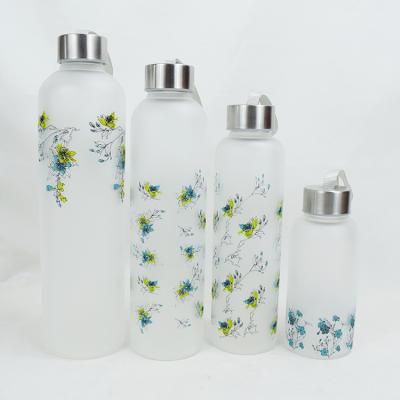 China Color Stocked Insulated Borosilicate Drinking Glass Custom Portable Water Bottle With Sleeve for sale