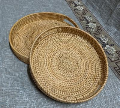 China Viable Direct Supplier Decorative Trays For Coffee Table Round Rattan Serving Tray With Handles Factory Price for sale