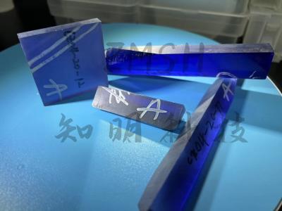 Chine Le laboratoire non poli non coupé de matière première de corindon de pierres gemmes synthétiques a créé le saphir bleu à vendre