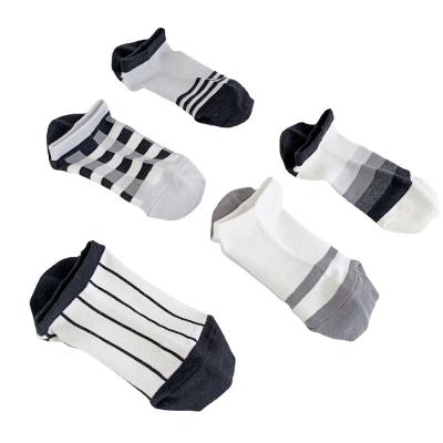 China QUICK DRY wholesale men's ins cotton athletic fashion knitted socks black and white spring and summer wholesale ankle socks for sale