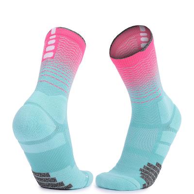 China Breathable basketball socks thickened non-slip breathable professional sports socks stretch crew basketball socks wholesale for sale