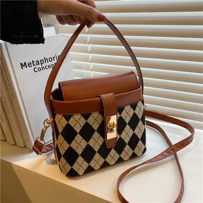 China 2022 fashion mini women's shoulder bags and women's tote bags stretching ladies designer sling bags for women for sale