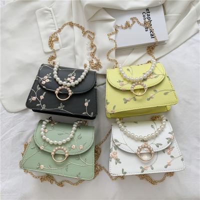 China Fashion Cross - Body Bag Women Backpack Designer Shoulder Bag Female Handbag Purse Retro Chain Beaded Flower Fashion PU 2021 Simple Leather Trim for sale