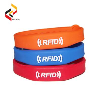 China Access Control System C07 Adjustable Wristband With NFC213 RFID Rewritable Wristband For Gym for sale