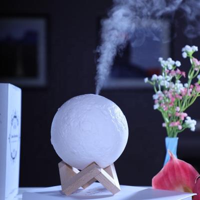 China Moon Shaped 880ML Large Capacity 3d LED Moon Lamp Desktop Humidifier with 3 Colors Night Light for sale